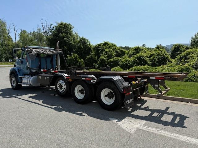 2020 International HX620-16