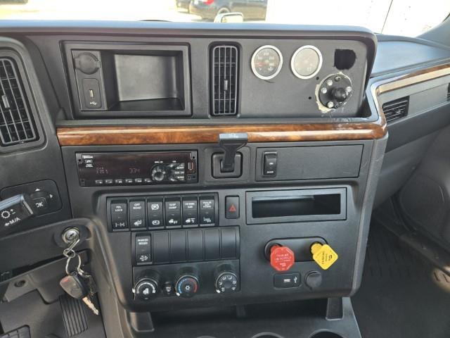 2019 International LT625-8
