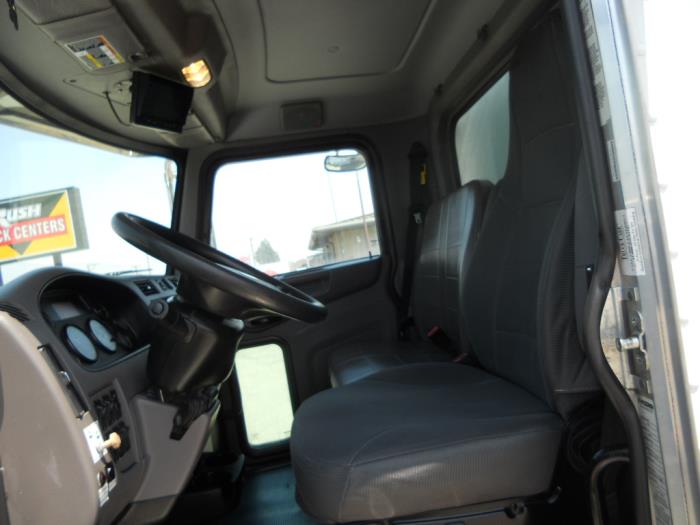 2017 Peterbilt 337-5