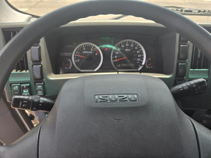 2019 Isuzu NRR-9