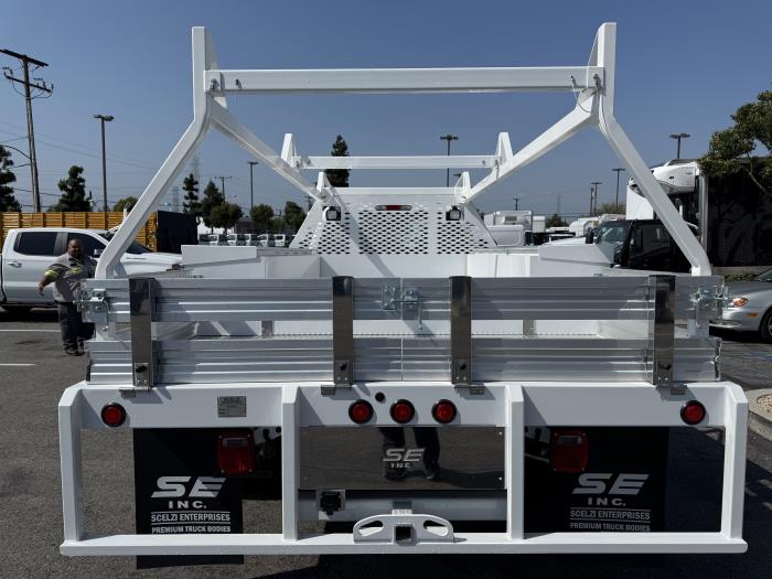 2025 Ford F-550-3