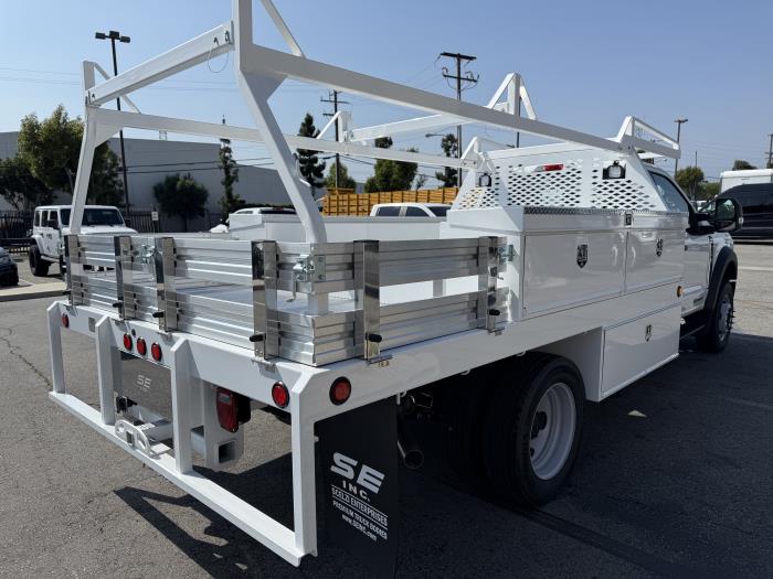 2025 Ford F-550-4