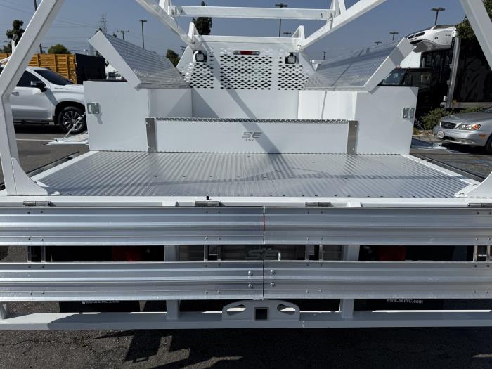2025 Ford F-550-14