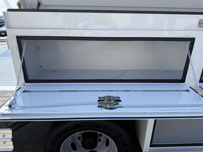 2025 Ford F-550-17