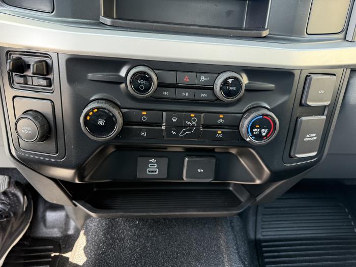 2025 Ford F-550-26