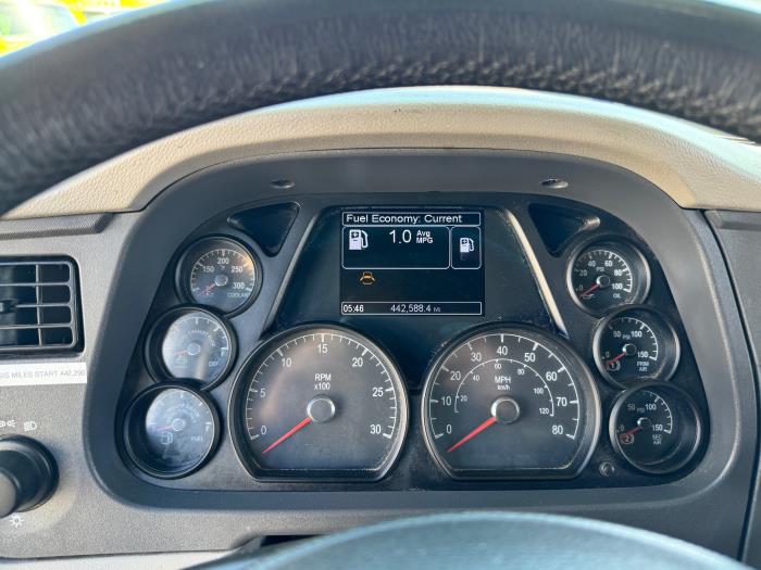2022 Peterbilt 579-10