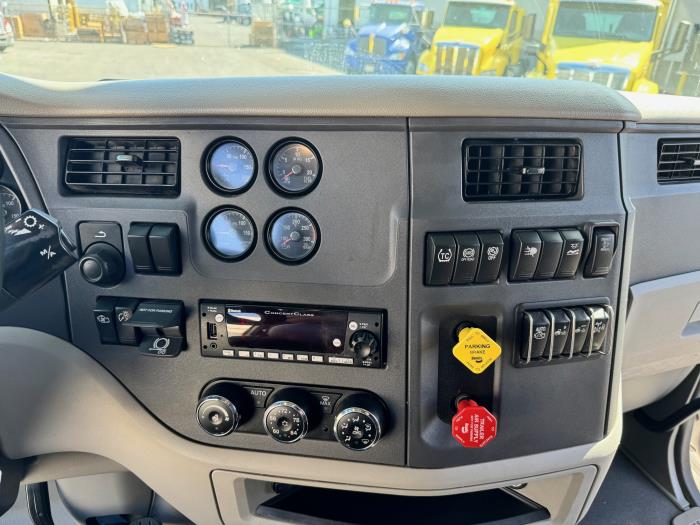 2022 Peterbilt 579-11