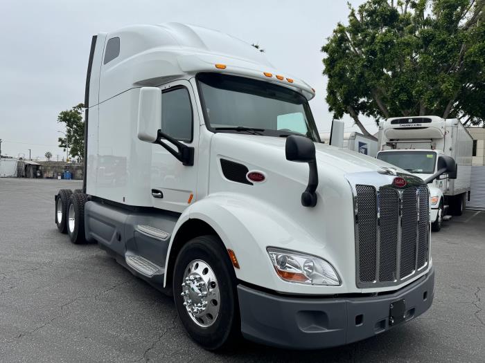 2021 Peterbilt 579-3