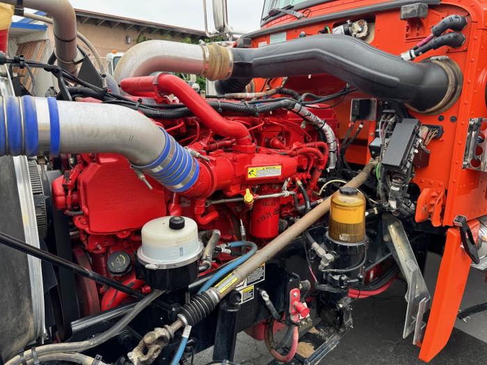 2017 Peterbilt 389-9
