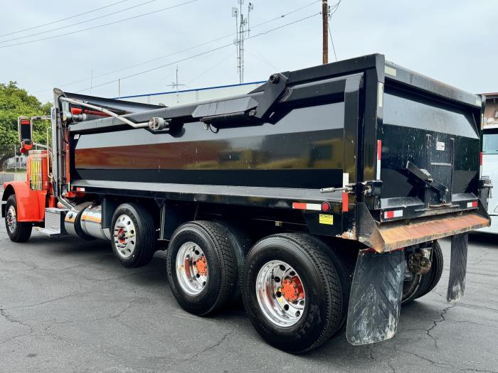 2017 Peterbilt 389-7