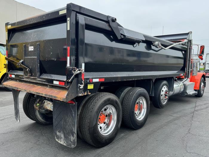 2017 Peterbilt 389-5