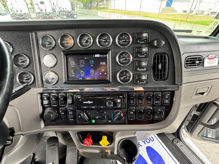 2018 Peterbilt 389-14