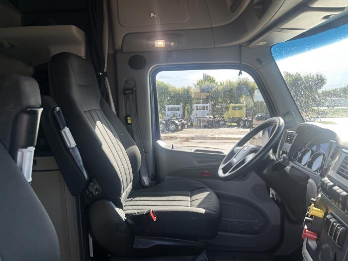 2022 Peterbilt 579-24