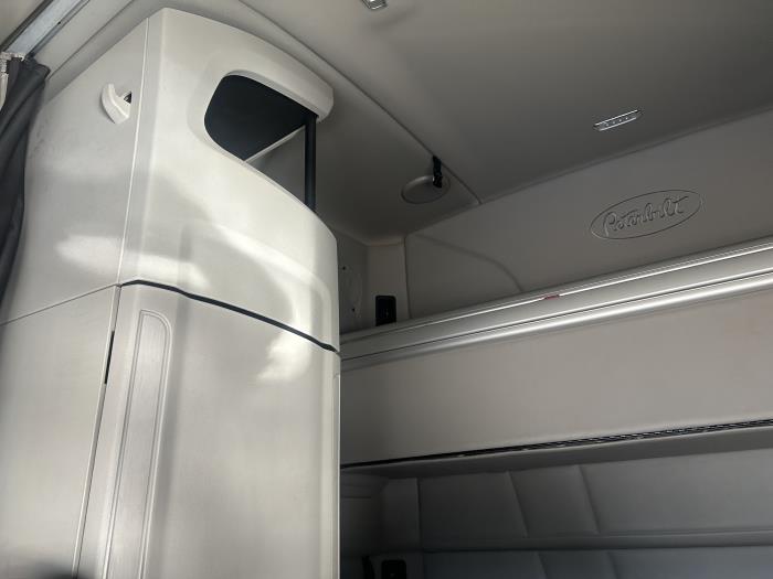 2022 Peterbilt 579-29