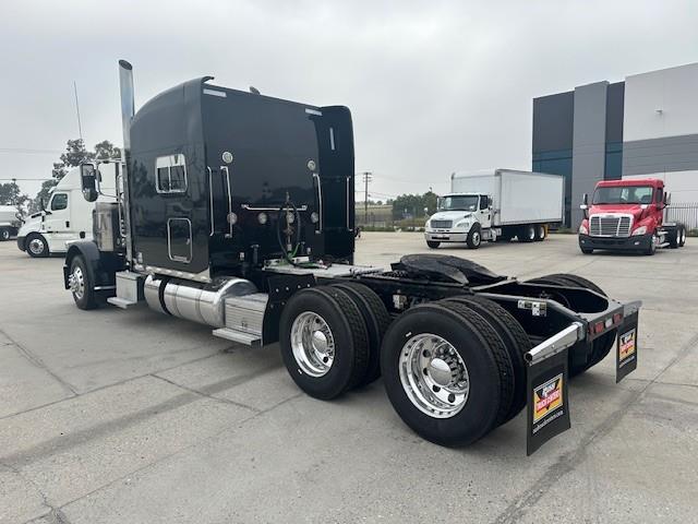 2022 Peterbilt 389-1