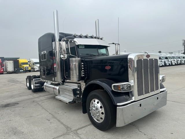 2022 Peterbilt 389-3