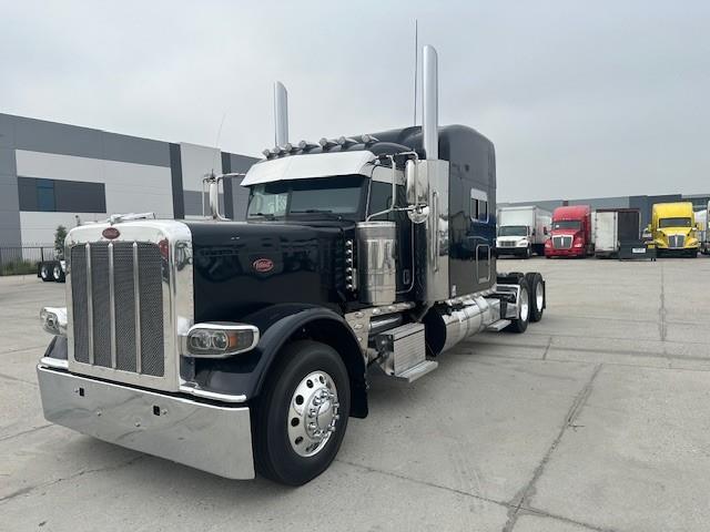 2022 Peterbilt 389-4