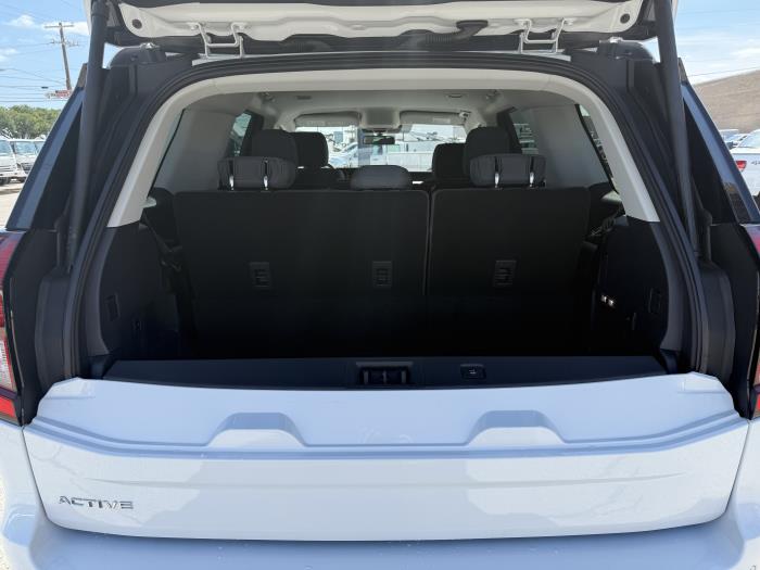 2025 Ford Expedition-9