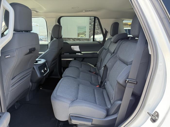 2025 Ford Expedition-13