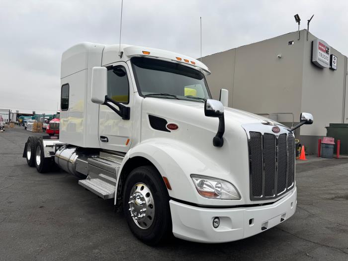 2022 Peterbilt 579-3