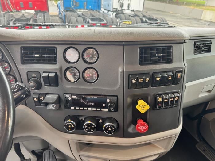 2022 Peterbilt 579-12