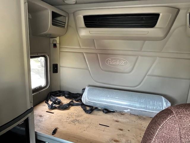 2021 Peterbilt 579-20