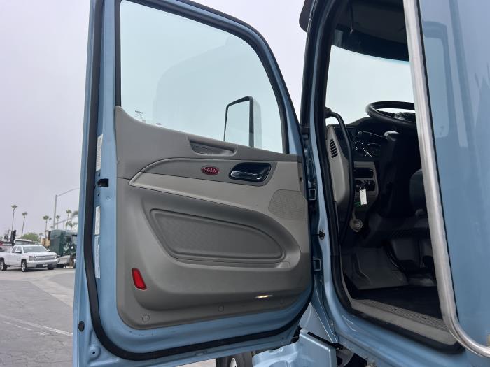 2022 Peterbilt 567-14