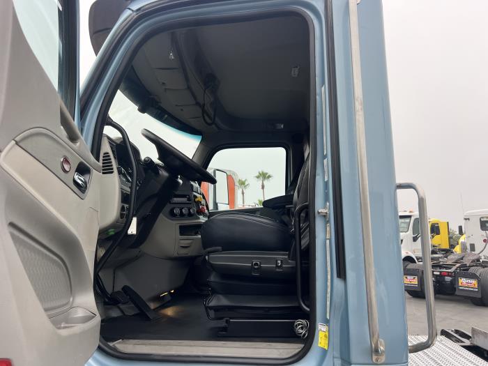 2022 Peterbilt 567-15