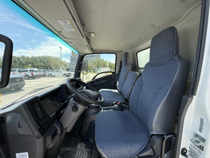 2025 Isuzu NRR-11