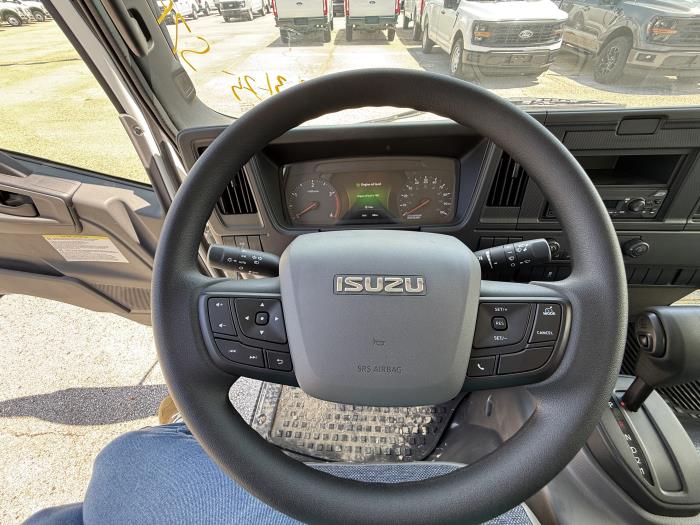 2025 Isuzu NRR-12