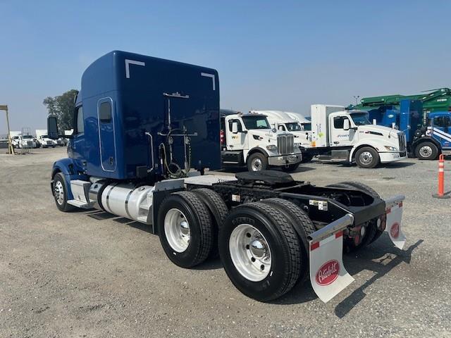 2022 Peterbilt 579-8