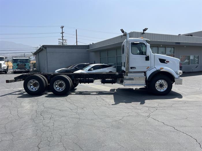 2017 Peterbilt 567-4
