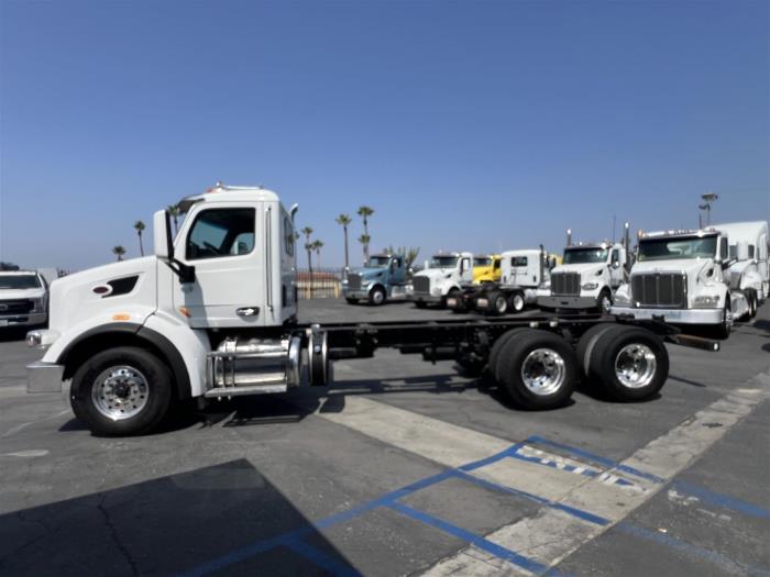 2017 Peterbilt 567-8