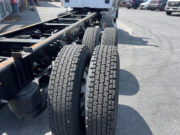2017 Peterbilt 567-11
