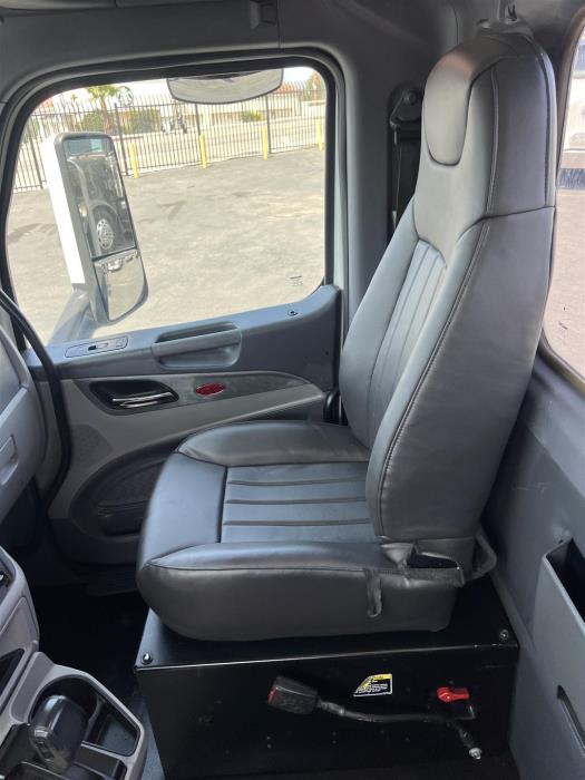 2017 Peterbilt 567-20