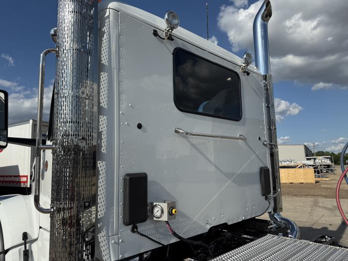 2026 Peterbilt 567-25