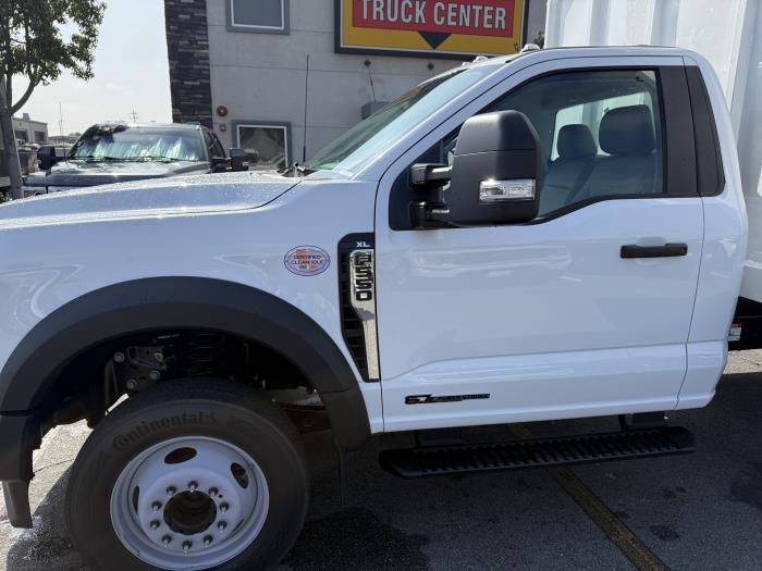 2025 Ford F-550-11