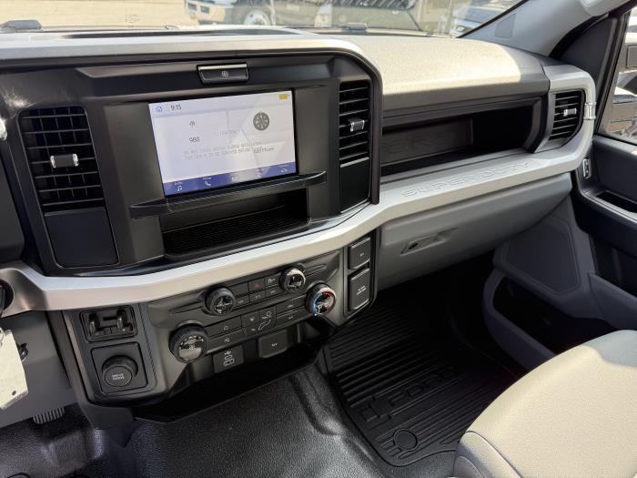 2025 Ford F-550-18