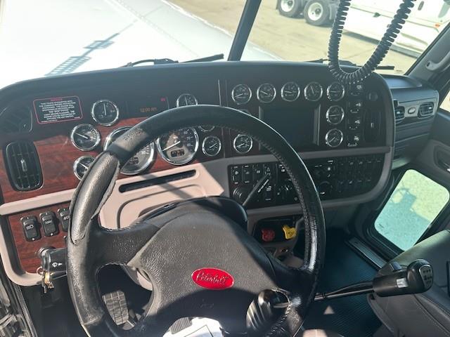 2020 Peterbilt 389-5