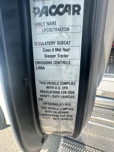 2020 Peterbilt 389-8