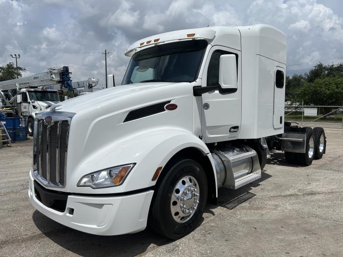 2023 Peterbilt 579-1