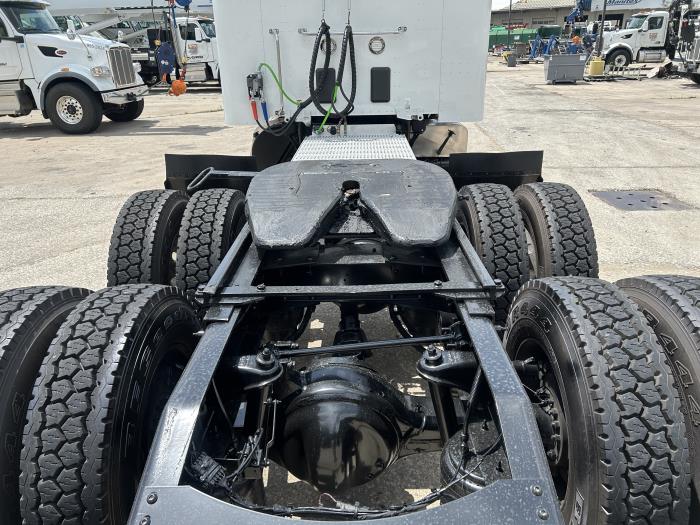 2023 Peterbilt 579-13
