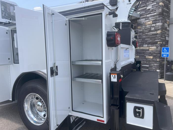 2026 Ford F-750-8