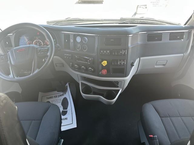2022 Peterbilt 579-2
