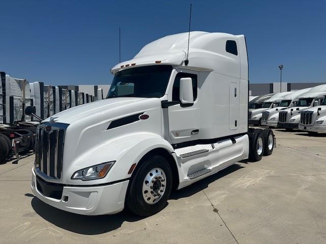2022 Peterbilt 579-18