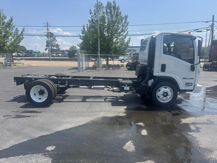 2024 Isuzu NPR-HD-6