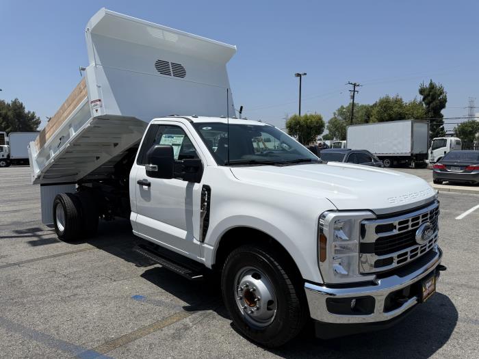 2025 Ford F-350-31