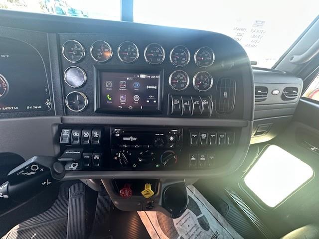 2022 Peterbilt 389-11