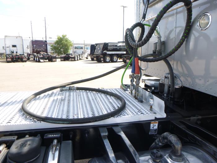2020 Peterbilt 389-9