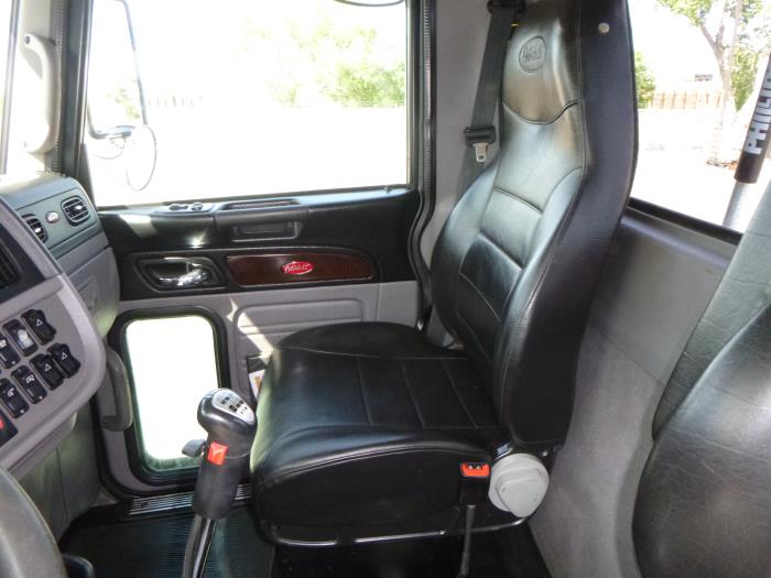 2020 Peterbilt 389-21